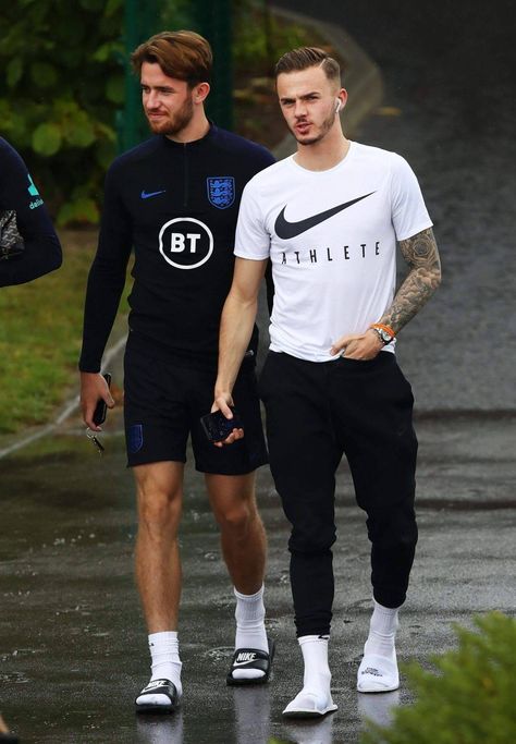 England Football Players, England National Football Team, Men In Socks, James Maddison, Cute Football Players, Cute Outfits With Leggings, England Football Team, Preppy Men, Soccer Outfits