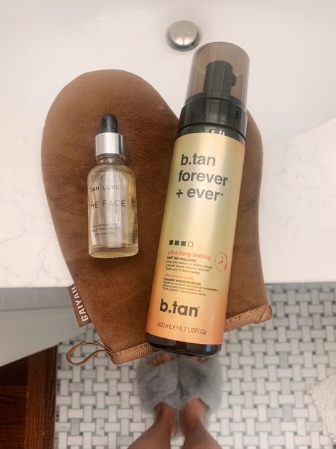 self-tanner routine Tall Girl Style, Uggs Outfit Winter, Tanning Routine, B Tan, Tall Girl Fashion, Olive Undertones, Style Boy, Chicago Fashion, Tanning Mousse