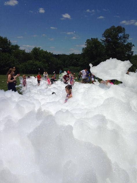 Foam Party Slip-N-Slide! Haha it looks awesome. But I'd never spend that much money/put that much effort into building it. Still, I thought I'd share. :) Messy Games, Slip N Slide, Foam Party, Kids Bubbles, Water Games, Water Party, Teen Party, Summer Games, Games For Teens