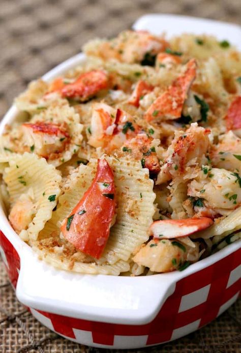 Brown Butter Lobster Roll Pasta has crispy, buttery bread crumbs and garlicky butter! Butter Lobster Roll, Mock Lobster, Brown Butter Pasta, Pasta Lobster, Lobster Pasta Recipe, Butter Lobster, Fish Batter Recipe, Lobster Pasta, English Recipes