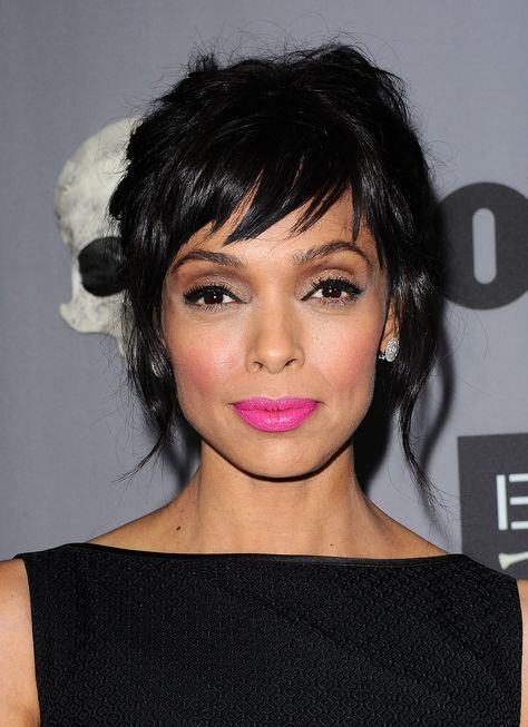 Tamara Taylor is a Canadian actress. Taylor Short Hair, Dramatic Classic Style, Camille Saroyan, Taylor Picture, Tamara Taylor, Micro Bangs, Fall 2014 Fashion, Dramatic Classic, 2015 Hairstyles