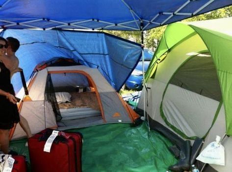 Festival Camping Setup, Zelt Camping Hacks, Zelt Camping, Camping Bedarf, Kombi Motorhome, Tent Camping Hacks, Camping 101, Camping Set Up, Family Tent Camping