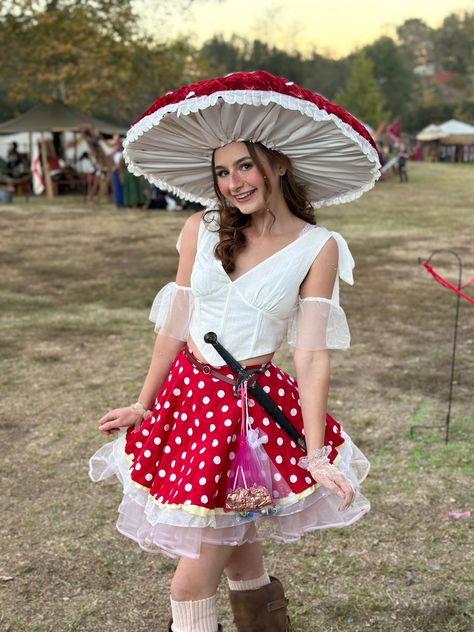 Mushroom Pirate Costume, Mushroom Witch Staff, Mushroom Renn Faire, Mushroom Woman Costume, Mushroom Skirt Outfit, Mushroom Cosplay Diy, Mushroom Queen Costume, Mushroom Princess Costume, Mushroom Person Costume