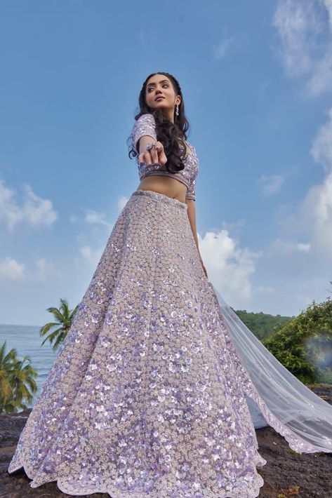 Light Purple Lehenga, Purple Bridal Lehenga, Girlish Lehenga, Embroidered Bridal Lehenga, Purple Lehenga, Heavy Lehenga, Ethnic Wear Indian, Wedding Lehenga Designs, Anarkali Kurta