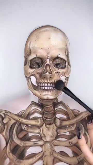 Halloween Skeleton Makeup, Uv Makeup, Halloweenský Makeup, Horror Make-up, Skeleton Face, Creepy Halloween Makeup, Skeleton Makeup, Make Up Ideas, Special Fx Makeup