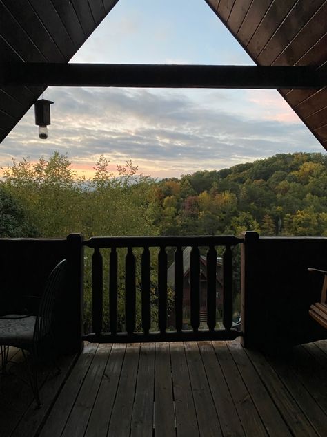 Tennessee Mountains Aesthetic, Smoky Mountains Aesthetic, Tennessee In Winter, Gatlinburg Aesthetic, Gatlinburg Tennessee Aesthetic, Gatlinburg Christmas, Tennessee Aesthetic, Tennessee Living, Tennessee Mountains