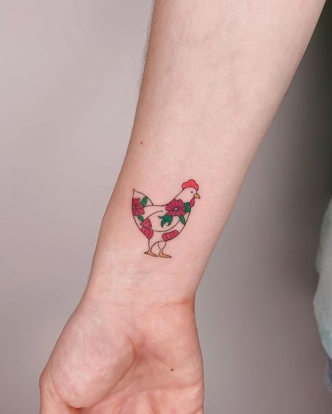 Cute Chicken Tattoo Ideas, Chicken Tattoo Ideas, Hen Tattoo, Farm Tattoo, Chicken Pet, Blue Ink Tattoos, Paris Date, Chicken Tattoo, Autumn Tattoo