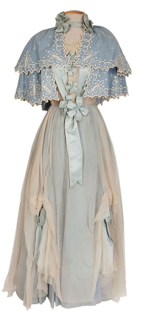 Irene Sharaff - Costumes de Films - Hello Dolly - 1969 - Marianne McAndrew - Robe Irene Sharaff Costumes, Hello Dolly Costumes, Famous Movie Costumes, Classic Movie Costumes, Dolly Costumes, Hello Dolly Musical, Sweeney Todd Costume, Dracula Aesthetic, Irene Sharaff