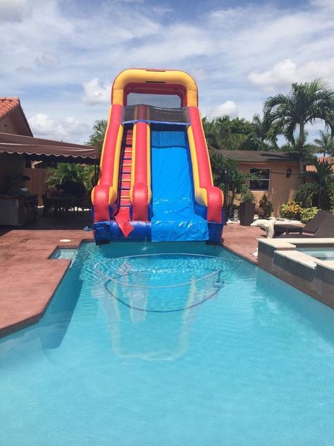 House Pool Party, Mind Gym, Pool Party Ideas, Pool Party Games, Cool Pool Floats, Miami Party, Pool Party Kids, House Pool, Pool Party Decorations