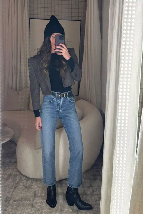 Black Crew Neck Outfit, Arielle Charnas Style, Crew Neck Outfit, Moody Style, Arielle Charnas, Flamboyant Gamine, Style Muse, Hot Jeans, Denim Style