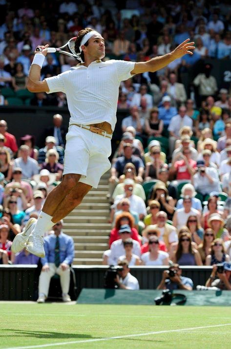 Roger Federer Wimbledon Federer Wimbledon, Atp Tennis, Wimbledon Tennis, Tennis Legends, Tennis Life, Tennis Tips, Tennis World, Lawn Tennis, Tennis Tournaments