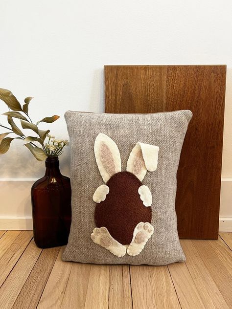 Easter Egg Pillow, Spring Pillows Ideas, Easter Pillows Ideas, Bunny Pillow Pattern, Easter Living Room Decor, Easter Pillow Covers, Easter Cushions, Buffalo Plaid Pillows, Spring Pillow