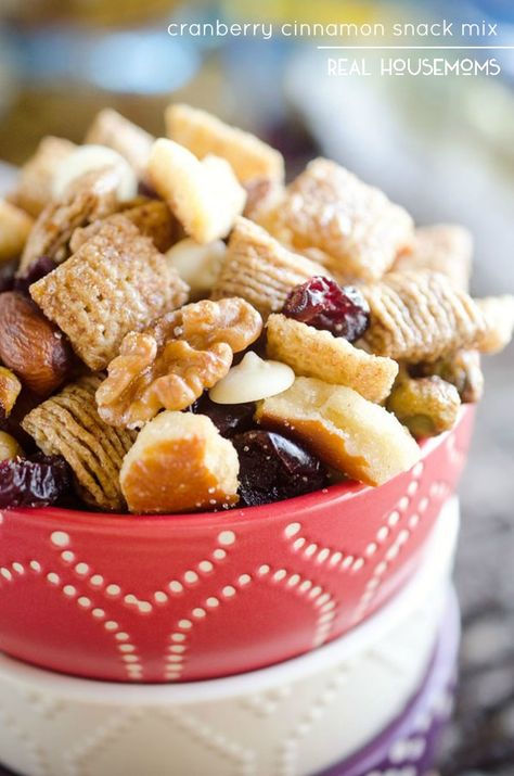 CRANBERRY CINNAMON SNACK MIX is an easy party bite perfect for the holidays! Fall Snack Mix Recipes, Cinnamon Chex Mix, Cinnamon Snack, Cinnamon Chex, Fall Snack Mixes, Cranberry Cinnamon, Snack Mixes, Trail Mix Recipes, Chex Mix Recipes