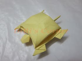 HandHand:  Origami Turtle   Step 1: ﻿ You need a square piece of paper. Step 2 : Fold and make the crease lines as shown in the picture belo... Origami Turtle Step By Step, Turtle Origami, Pokemon Origami, Origami Turtle, Box Turtle, Box Tutorial, Easy Origami, Origami Box, Piece Of Paper