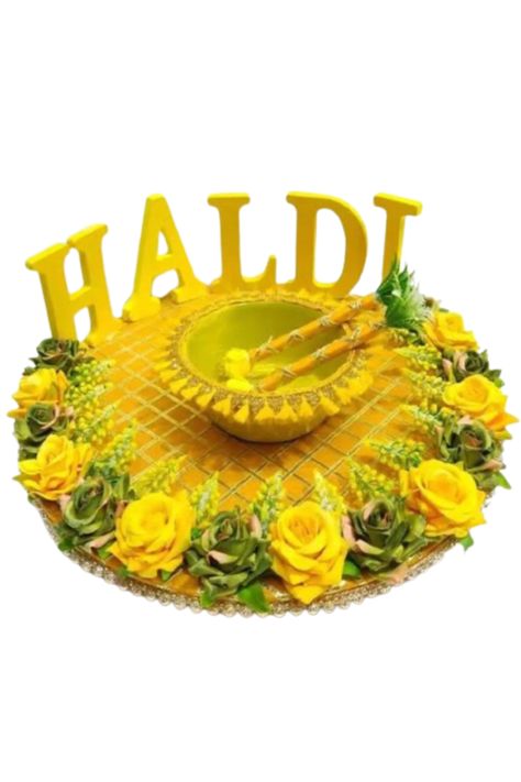 Haldi Platter Haldi Thali, Haldi Tray, Haldi Platter, Haldi Ceremony Decorations, Engagement Ring Platter, Door Hanging Decorations, Mirror Crafts, Engagement Ceremony, Wedding Illustration