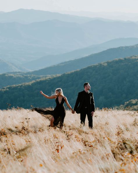 Bailey + Paul // Roan Mountain Tennessee - Gatlinburg Wedding Photographer Mountains Photoshoot, Engagament Photos, Mountain Engagement Pictures, Gatlinburg Wedding, Gatlinburg Weddings, Mountain Photoshoot, Roan Mountain, Engagement Shoot Outfit, Sevierville Tn