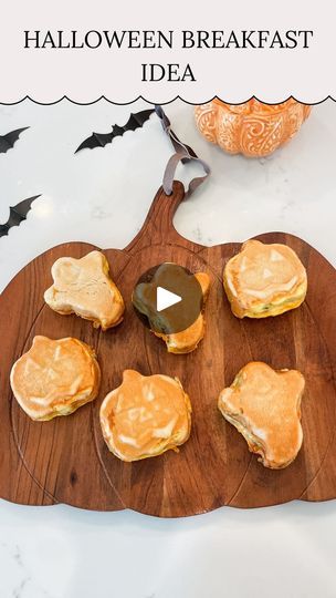 248K views · 15K reactions | 🎃 Halloween Breakfast Idea 🎃⁣
⁣
Happy October!! Here’s a super fun breakfast idea for Halloween or even just a snack before trick or treating! Press down crescent rolls into your muffin tin. Next cook 1 lb sausage until brown. Mix up 6 eggs in a bowl. Then divide sausage out into each of the tins, add the egg mixture and cheese on top! Bake at 350 for about 20 minutes!⁣
.⁣
.⁣
.⁣
.⁣
#halloween #halloweenideas #diyhalloween #halloweendiy #halloweenbreakfast #breakfastideas #breakfastrecipes #spookyseason #spookyszn | Kelsi Savage