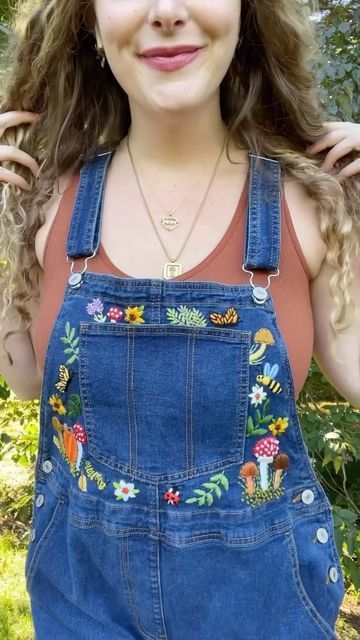 Druidcore Fashion, Embroider Overalls, Hand Embroidered Overalls, Embroidery Ideas Machine, Overalls Embroidery Ideas, Embroidery On Overalls, Embroidered Overalls Diy, Embroidery Overalls, Fun Overalls