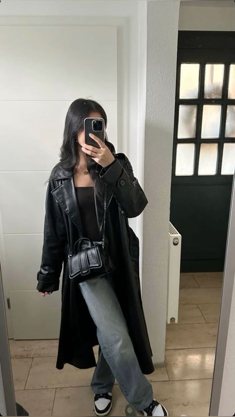 Gray Leather Jacket Outfit, Black And Grey Outfit, Panda Dunks, Outfit Zara, Leather Jacket Outfits, Zara Fashion, Grey Outfit, Winter Outfits For Work, Fashion Mistakes