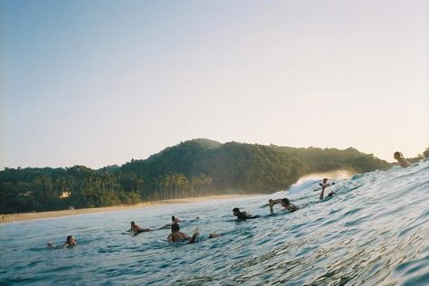 Surf Photoshoot, Surf Aesthetic, Adventure Lifestyle, 35mm Photography, Underwater Photos, Photography Games, Portra 400, Adventure Photography, Film Cameras