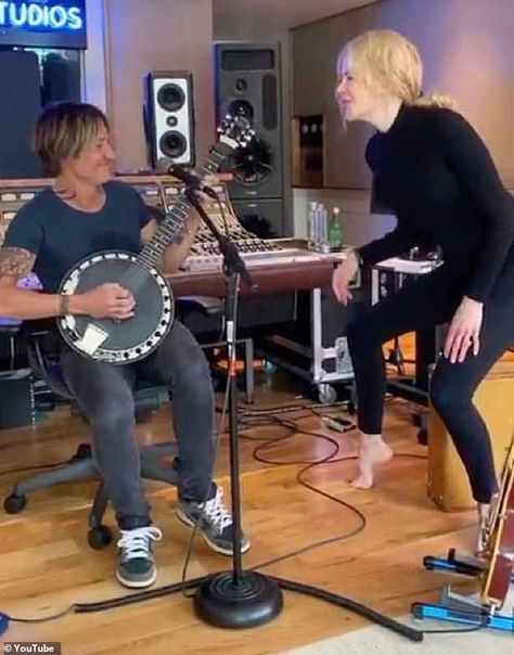 Keith Urban Songs, Thor Jane, Keith Urban Concert, Beautiful Singing, Celebrity Yearbook Photos, Concert Video, Nicole Kidman Keith Urban, Country Music Songs, Sam Elliott