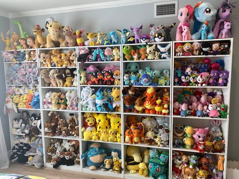 Bedroom Makeover Displaying Plushies, Pokemon Display Ideas, Room Plushies, Pokemon Shelves, Pokémon Display, Plushie Display Ideas, Pokemon Room Aesthetic, Plushie Bedroom, Jellycat Storage