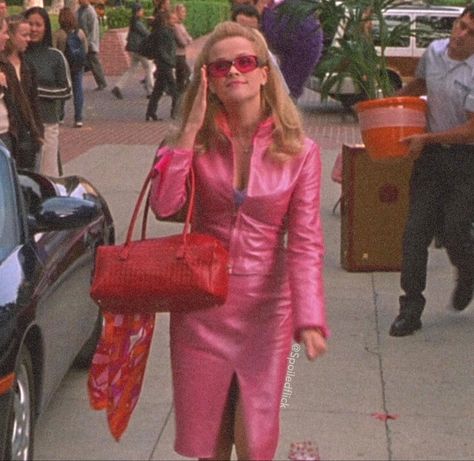 #legallyblonde #aesthetic #foryoupage #homepage #fyp #reesewitherspoon #elle #woods Legally Blonde Outfits Halloween, Legally Blonde Photoshoot Ideas, Legally Blonde Aesthetic, Elle Woods Aesthetic, Legally Blonde Outfits, Reese Witherspoon Movies, Legally Blonde Movie, Woods Outfit, Blonde Movie