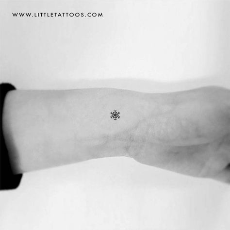 Small Snowflake Tattoo, Snowflake Tattoo, Tattoos Nature, Snow Tattoo, Snow Flake Tattoo, New York Tattoo, Seasons Winter, Japan Tattoo, Religious Christmas