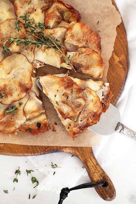 Potato Galette with Caramelized Onion and Goat Cheese Potato Galette, Galette Recipe, Goat Cheese Recipes, Skillet Dishes, Dump Meals, Cast Iron Skillet Recipes, Veg Dishes, Potato Sides, Cheese Potatoes