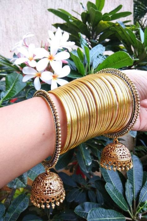 GOLDEN LIGHTWEIGHT JHUMKI BANGLES WITH SHINING METAL FOR TRENDY LOOK Golden Bangles Design, Bangles Design Latest, Women Gold Bangles, Bridal Jewellery Earrings, Bridal Jewels, Bridal Jewelry Vintage, Glass Bangles, Fancy Jewellery Designs, Indian Jewellery Design Earrings