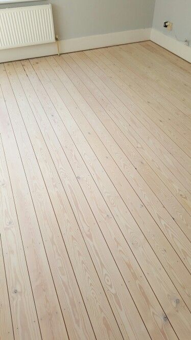 Pine Wood Flooring, Painted Wood Floors, Farmhouse Flooring, Pine Floors, Diy Flooring, Two Bedroom Apartments, Vintage Interiors, Living Room Flooring, Timber Flooring