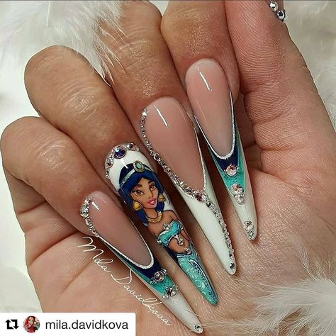 2,380 Likes, 18 Comments - Nails top master💅🏼 (@nails_top_master) on Instagram: “#Repost @mila.davidkova ・・・ Inspired by the famous animation movie Aladdin ,i painted the beautiful…” Jasmine Nail Art, Jasmine Nails Disney, Princess Jasmine Nails, Chakra Nails, Disney Character Nails, Jasmine Nails, Disney Princess Nails, Tiger Nails, Disney Acrylic Nails