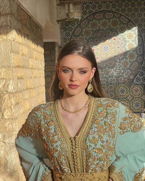 Moroccan Women Beautiful, Morocco Dress, Morocco Girls, Moroccan Kaftan Dress, Moroccan Beauty, Moroccan Clothing, Moroccan Kaftan, Moroccan Culture, Moroccan Fashion