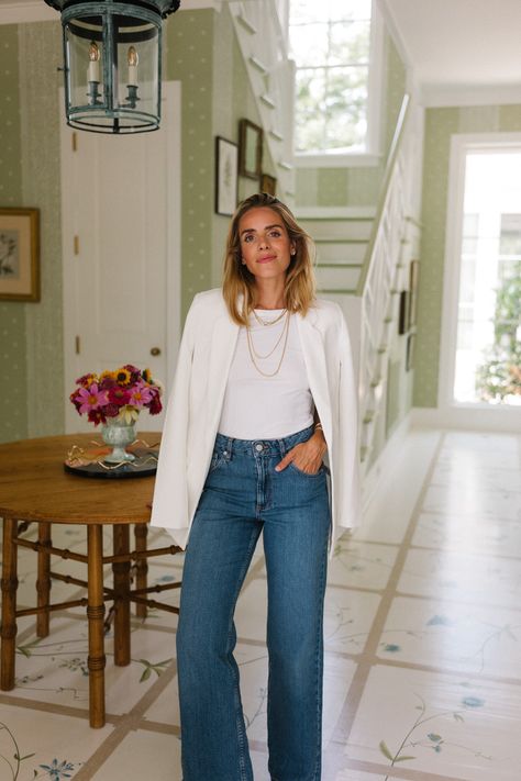 Julie Berolzheimer, Julia Berolzheimer Hair, Julia Berolzheimer Jeans Outfits, Julia Berolzheimer Fashion, Julia Berolzheimer Summer Outfits, Julia Berolzheimer Outfits, Julia Berolzheimer Daily Looks, Office Outfits Women Casual, Fashionable Tops