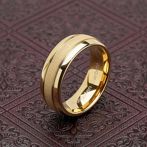 Mens Wedding Rings Gold, Mens Ring Designs, Couple Ring Design, Groom Ring, Engagement Rings Couple, Wedding Rings Round, Tungsten Mens Rings, Mens Gold Jewelry, Couple Wedding Rings