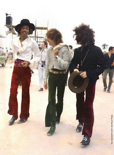 70s Fashion Men, Electric Ladyland, Hey Joe, Jimi Hendrix Experience, 70s Inspired Fashion, Stevie Ray Vaughan, Stevie Ray, Mötley Crüe, Looks Street Style