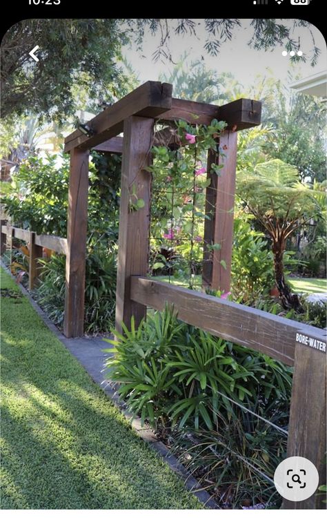 Curb Appeal Fence, Paint Fence, Painting Fence, Large Yard Landscaping, Painted Fence, Fence Painting, Garden Fences, Fence Paint, Large Yard