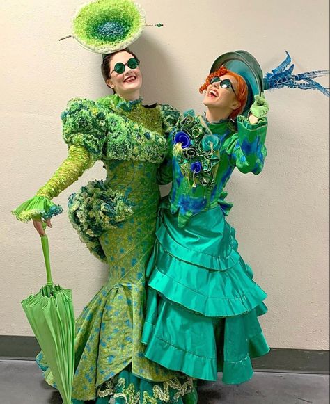 Mob Costume, Wicked Outfit, Wizard Of Oz Costumes Diy, Seussical Costumes, Wizard Of Oz Musical, Wicked Costumes, Wicked Musical, Mardi Gras Costumes, Pantomime