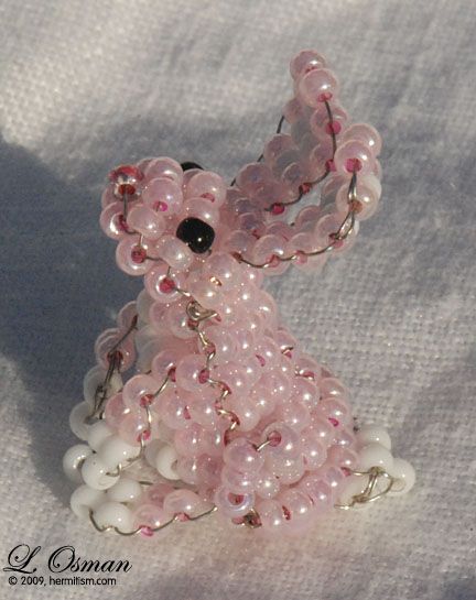 Beaded Bunny: A 3D rabbit crafted from seed beads & fine wire by Lisa Osman Bead Pets Pattern 3d, Beaded Rabbit Pattern, 3d Beaded Animals Patterns Free, 3d Seed Bead Patterns Free, 3d Beaded Animals Patterns, Bead Animal Patterns, 3d Seed Bead, Bead Bunny, Beaded Rabbit