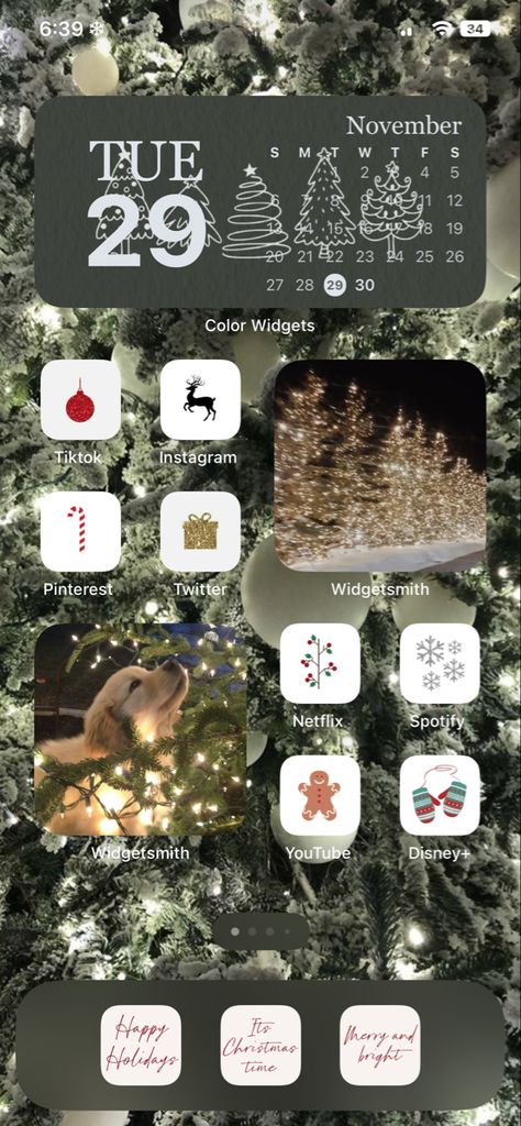 Christmas Homescreens, Christmas Wallpaper Ipad, Ipad Features, App Home Screen, Christmas Homescreen, Iphone Home Screen Layout, Phone Inspo, Christmas Phone Wallpaper, Cute Christmas Wallpaper