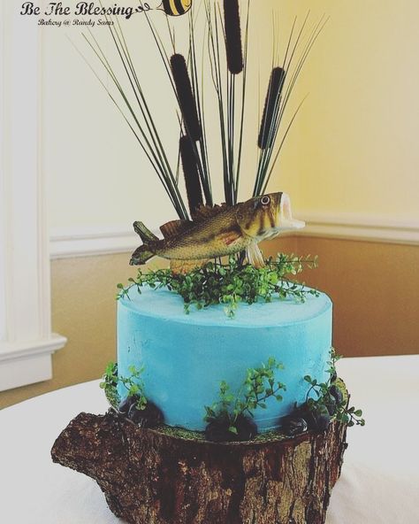 Bass Cake Large Mouth, Bass Grooms Cake, Fishing Cake Designs For Men, Fisherman Grooms Cake, Diy Fishing Cakes For Men, Groomsman Cake Fishing, Bass Fishing Grooms Cake, Bass Fishing Cakes For Men, Bass Fish Birthday Party