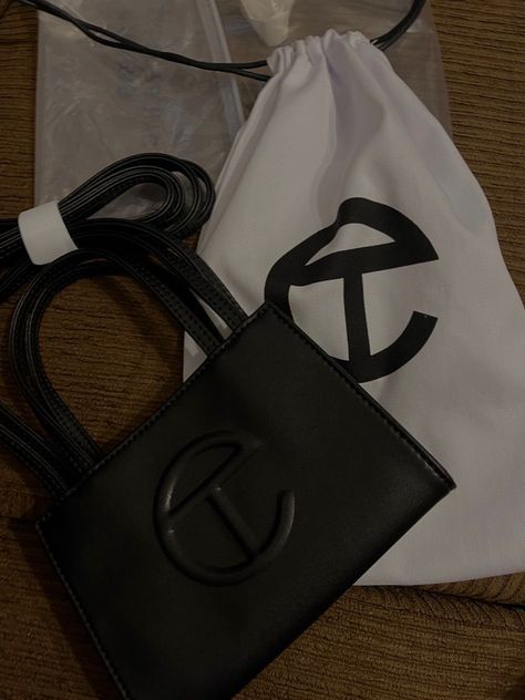 Black Telfar Bag Aesthetic, Telfar Bags Aesthetic, Telfar Bag Unboxing, Telfar Bag Aesthetic, Telfar Aesthetic, Black Telfar Bag, Gucci Apple Watch Band, Telfar Bag, My Style Bags