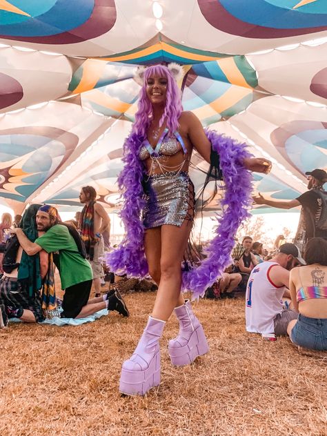 Festival Outfits Purple, Space Themed Rave Outfits, Alien Festival Outfit, Candy Rave Outfit, Music Fest Outfit, Alien Rave Outfit, Purple Rave Outfit, Alina Olesheva, Rave Girl Outfits