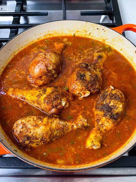 Chicken Stew Spanish Style, Red Stew Chicken, Stew Chicken Legs Recipe, Spanish Chicken And Potatoes, Spanish Stewed Chicken Puerto Rico, Chicken And Potato Stew, Spanish Chicken Recipe, Red Chicken Stew, Spanish Stewed Chicken