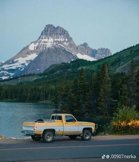 Pick Up Truck, Ranch Life, Into The Wild, Vintage Trucks, Old Trucks, Pretty Places, Van Life, The Great Outdoors, Plein Air