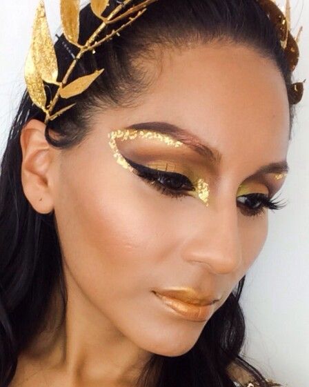 Angel Makeup Gold, Roman Makeup Goddesses, Ancient Roman Makeup, Roman Empress Makeup, Sun Goddess Makeup Halloween, Greek Goddess Eye Makeup, Roman Goddess Makeup, Utopia Aesthetic Fashion, Greek Goodness Makeup