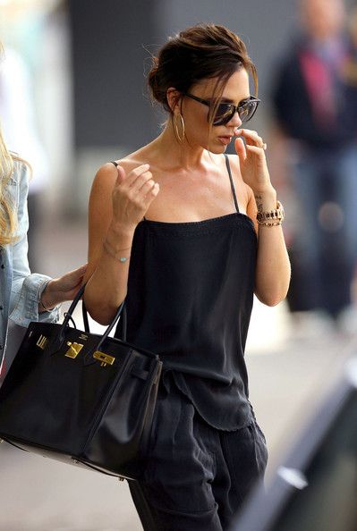 V Black Birkin Bag, Women Breast, Beckham Style, Womens Health Magazine, Victoria Beckham Style, Elegante Y Chic, Victoria B, Fitness Trends, Breast Health