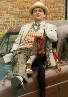 The Seventh Doctor wore a Panama-style hat with a paisley hatband. | Community Post: A Hat-Based Guide To "Doctor Who" Sylvester Mccoy, Classic Doctor Who, Doctor Outfit, David Tennant Doctor Who, Rory Williams, Donna Noble, 10th Doctor, Tenth Doctor, Eleventh Doctor