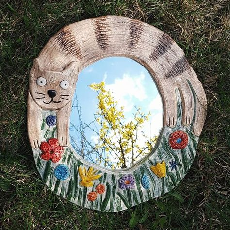 Ceramic Art Mirror, Ceramic Mirror Frame Handmade, Ceramic Mirror Frame, Ceramic Mirror, Painted Mirror Art, Diy Room Decor Videos, Mirror Frame Diy, Jewelry Box Diy, Paper Mache Sculpture