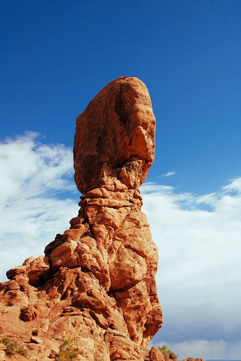 brown rock formation under blue sky during daytime photo – Free Utah Image on Unsplash Stone Arches, Utah Arches, James Lee, Delicate Arch, Stone Arch, Utah Travel, Utah Usa, Arches National Park, Outdoor Lover